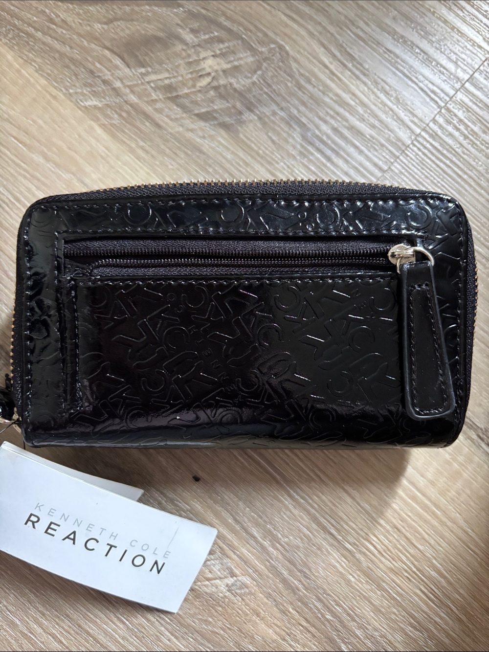Kenneth Cole Reaction Glossy Black Embossed Zip Wallet - Picture 2 of 9